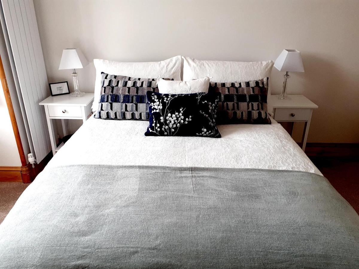 إينفيرنيس T H R E E B&B المظهر الخارجي الصورة
